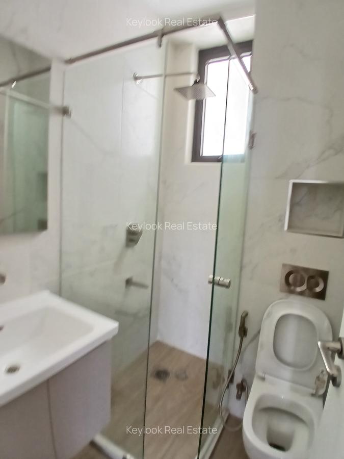 3 Bed Apartment with En Suite at Riverside Drive - 8