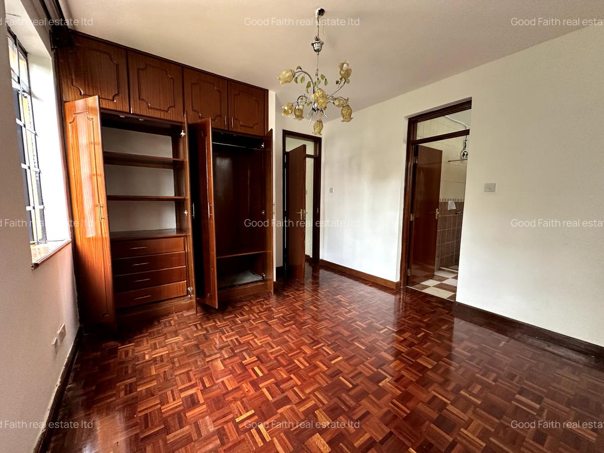 4 Bed Townhouse with En Suite in Lavington - 10