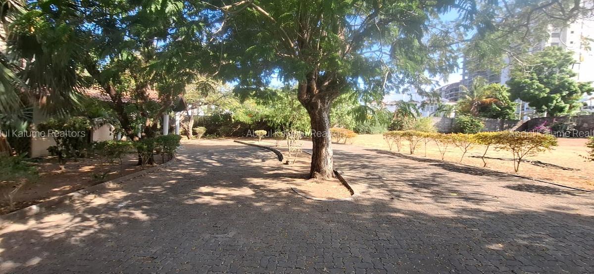 5 Bed Villa with En Suite at Nyali - 11