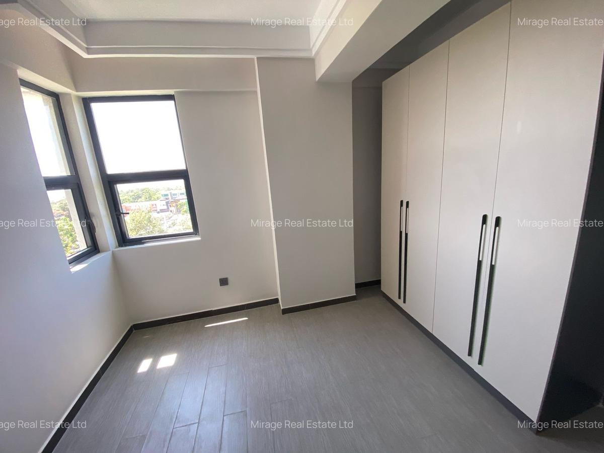 2 Bed Apartment with Gym in Kilimani - 2