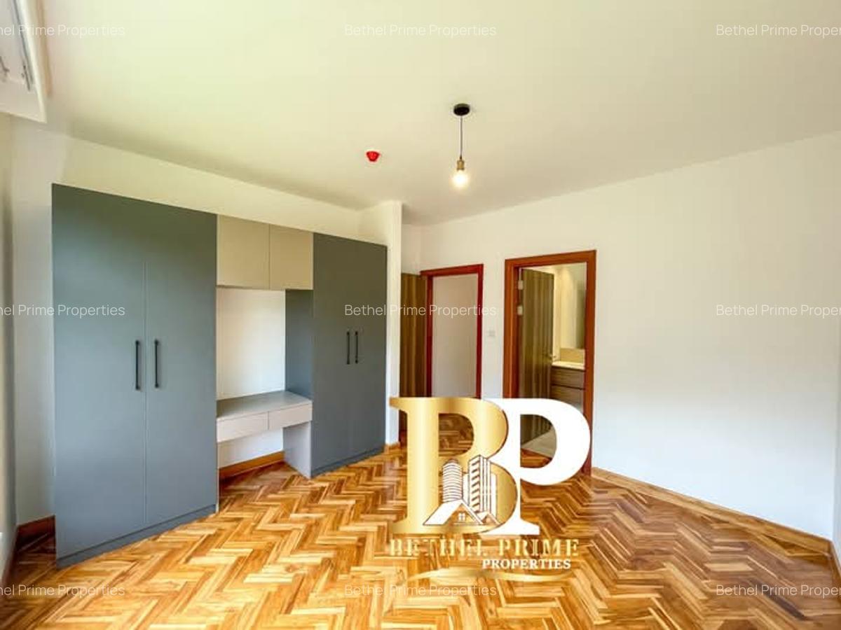 4 Bed Townhouse with En Suite in Rosslyn - 5