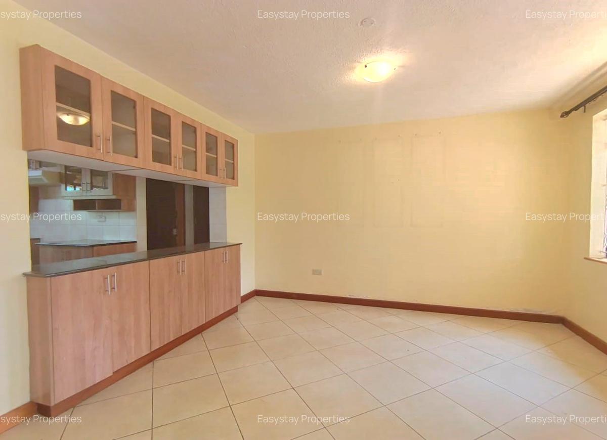 5 Bed House with En Suite in Runda - 3