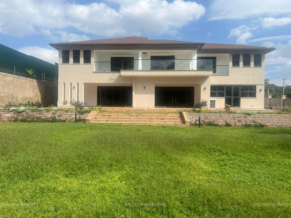 5 Bed House with En Suite in Runda - 1