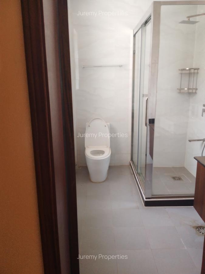 5 Bed Townhouse with En Suite in Lavington - 7