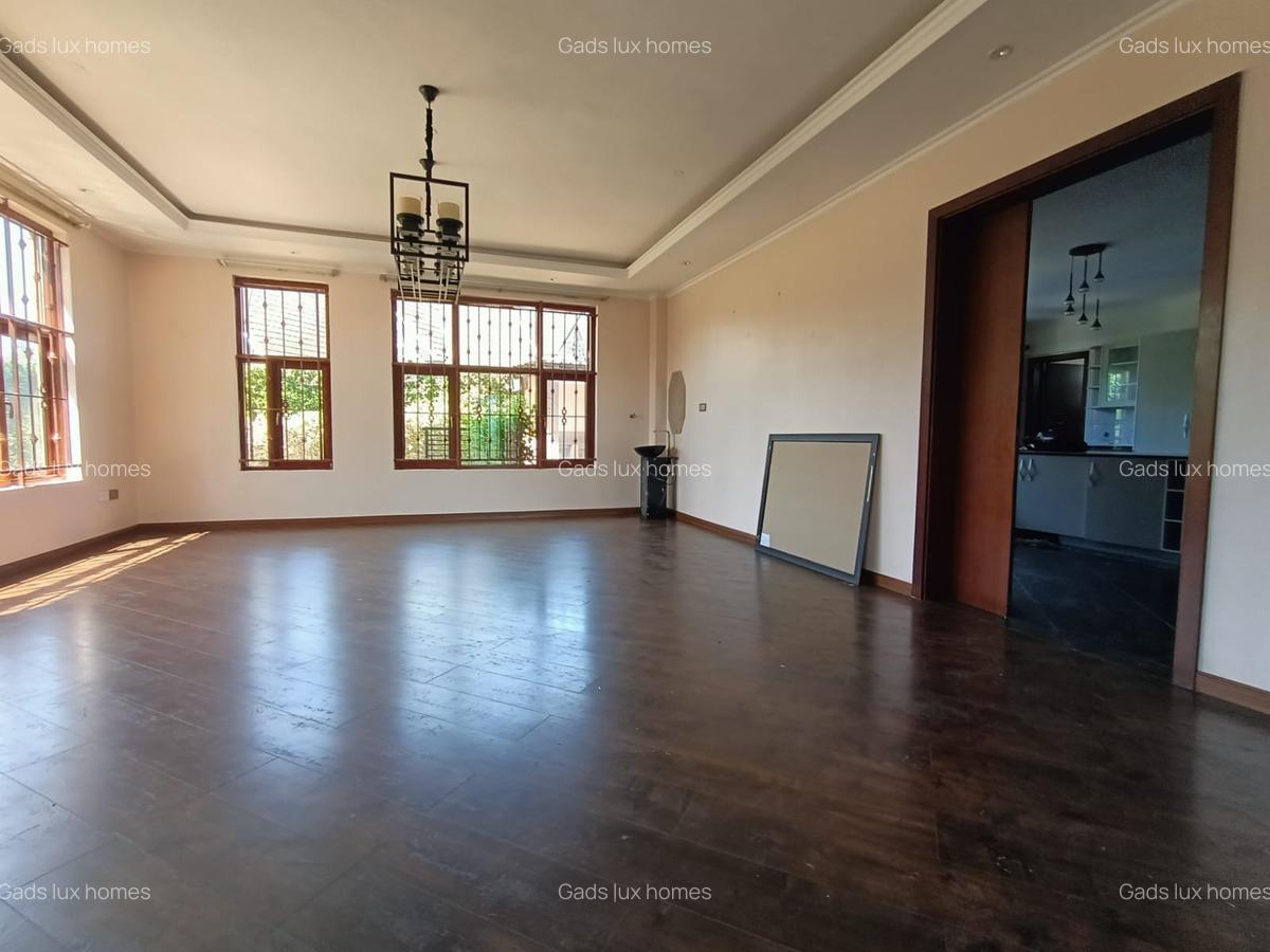 5 Bed Townhouse with En Suite at Muthaiga - 6