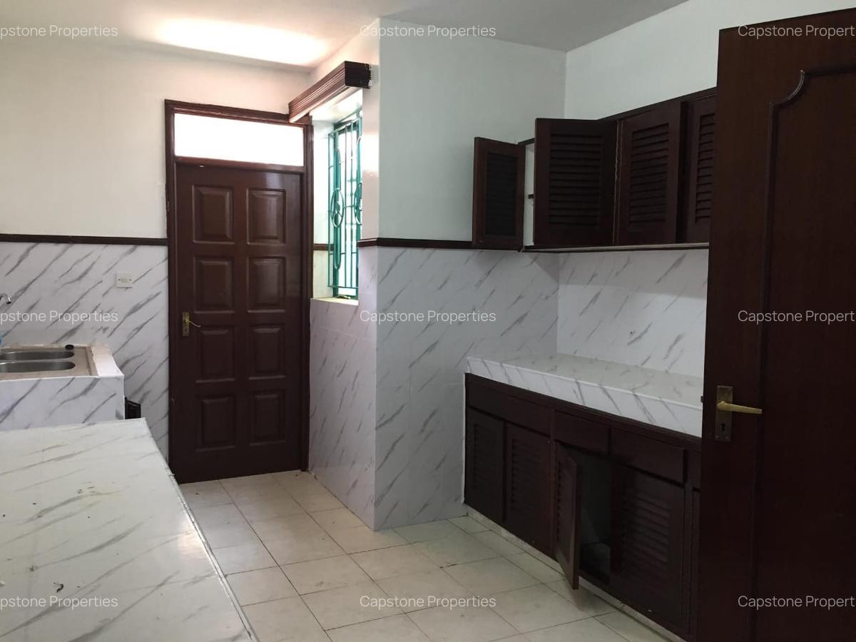 4 Bed Townhouse with En Suite in Spring Valley - 15