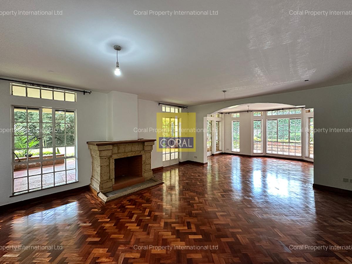 5 Bed House in Rosslyn - 2