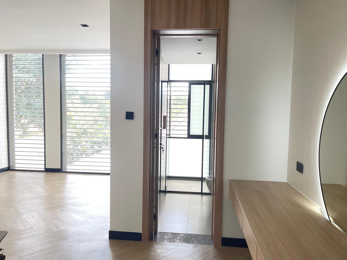 5 Bed Townhouse with En Suite in Lavington - 14