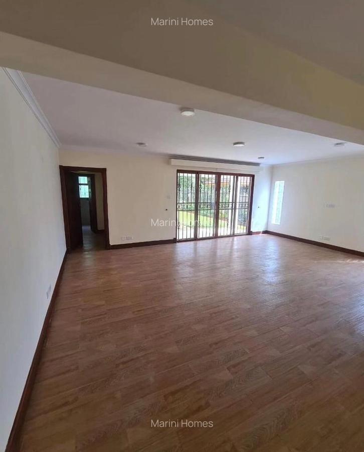 5 Bed Townhouse with En Suite in Spring Valley - 8