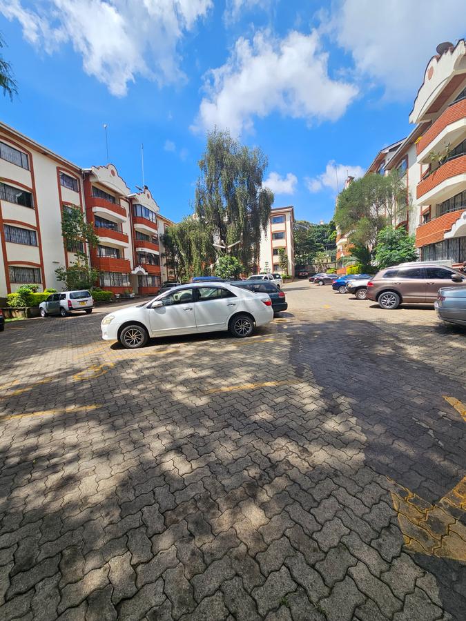 3 Bed Apartment with En Suite at Lavington - 1