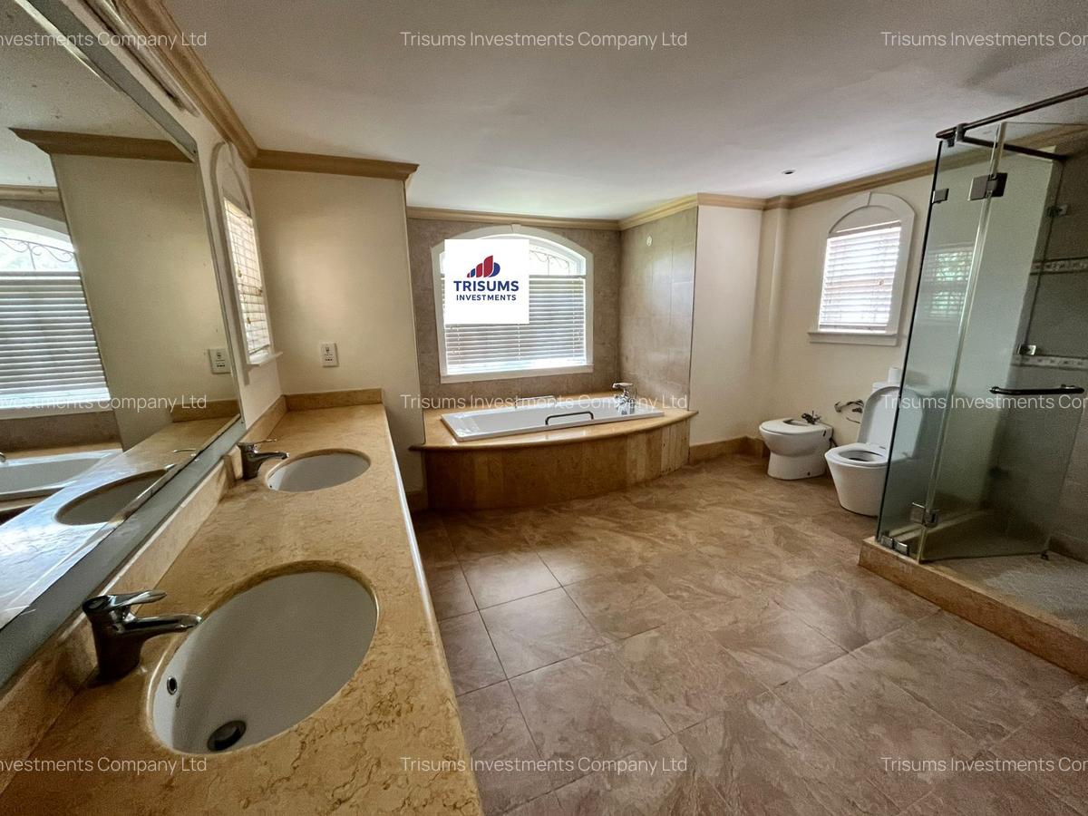 4 Bed Townhouse with En Suite in Kitisuru - 12