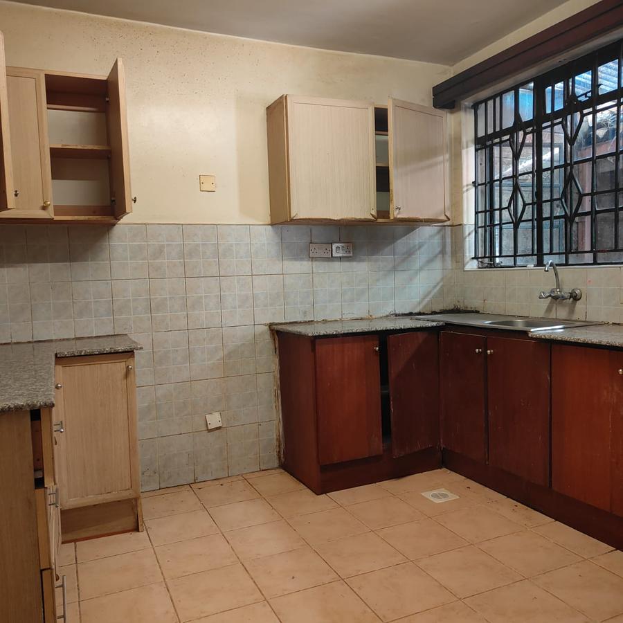 5 Bed Townhouse with En Suite at Tabere Crescent - 4