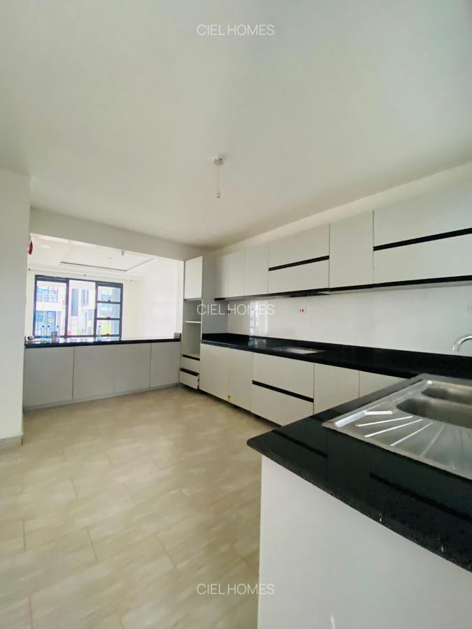 4 Bed Villa with En Suite at Eastern Bypass - 9