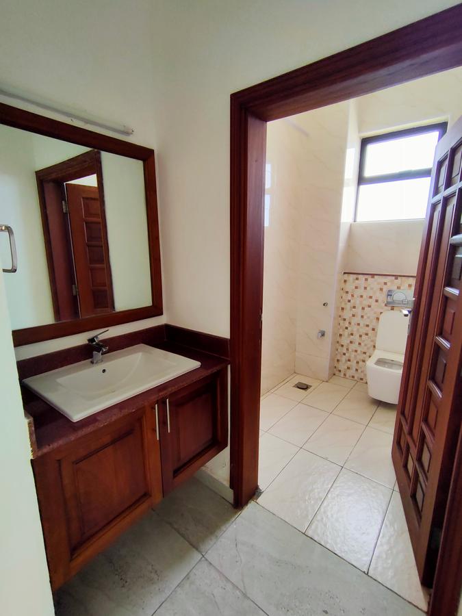 4 Bed Apartment with En Suite in Kizingo - 11