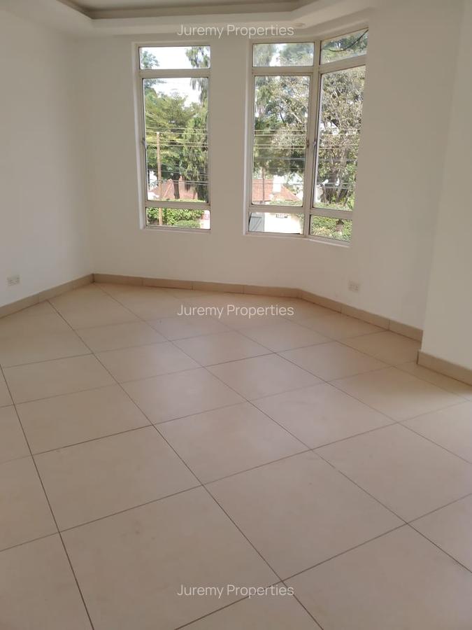 700 ft² Office with Service Charge Included at Riverside Drive - 1