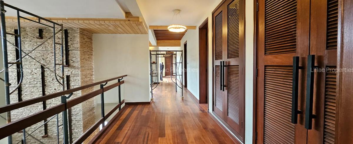 5 Bed House with En Suite in Runda - 14