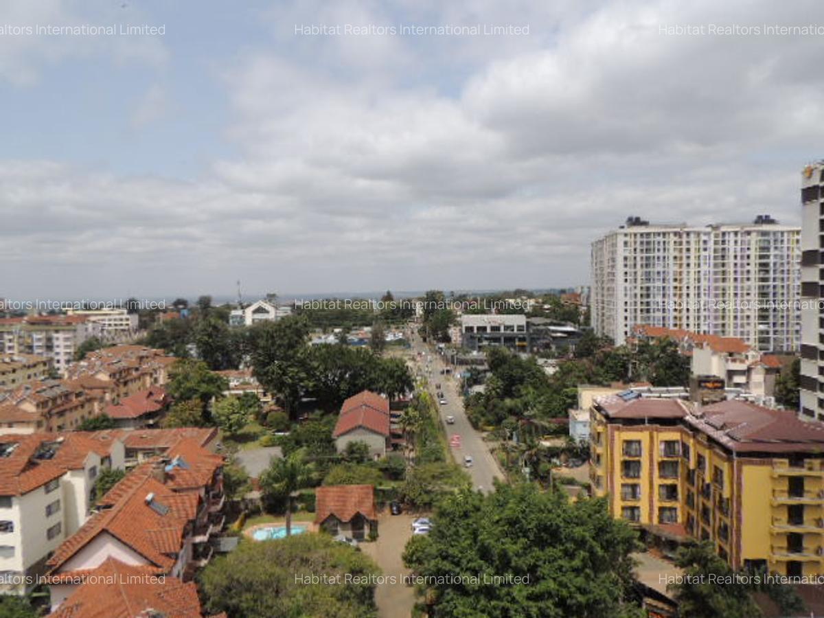 Serviced 3 Bed Apartment with En Suite at Rosewood Avenue - 19