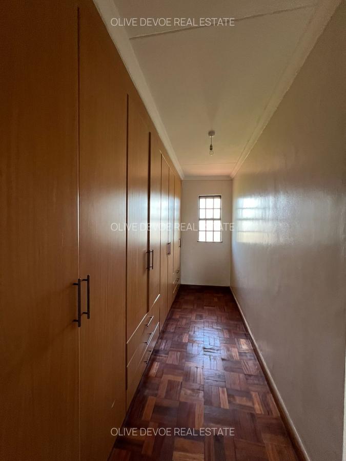 4 Bed Villa with En Suite in Runda - 19