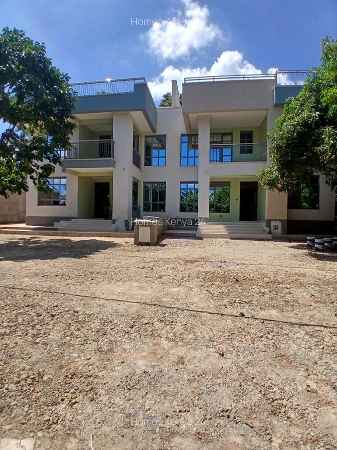 5 Bed House in Garden Estate - 2