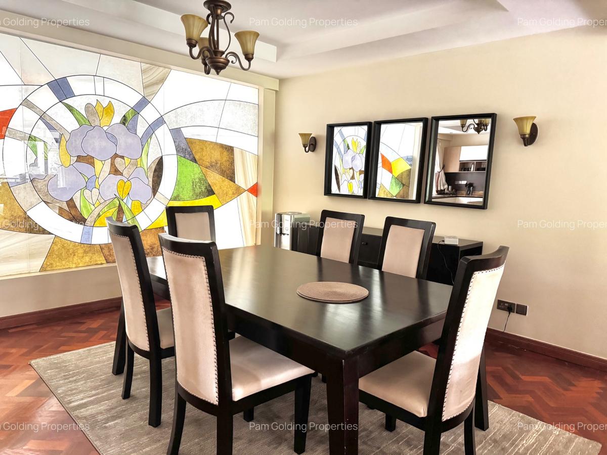 3 Bed Apartment with En Suite in Riverside - 4