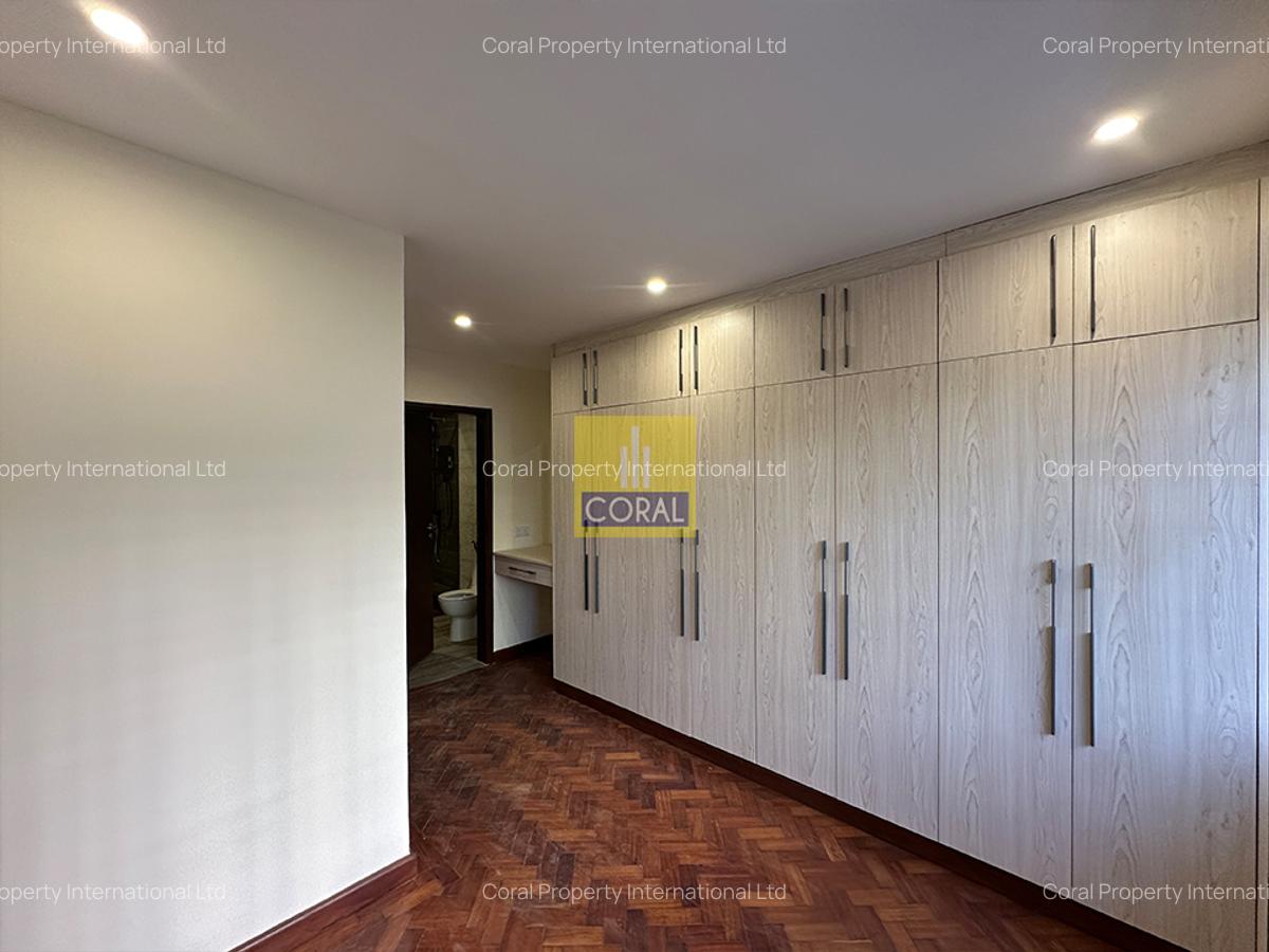 4 Bed Townhouse in Parklands - 7