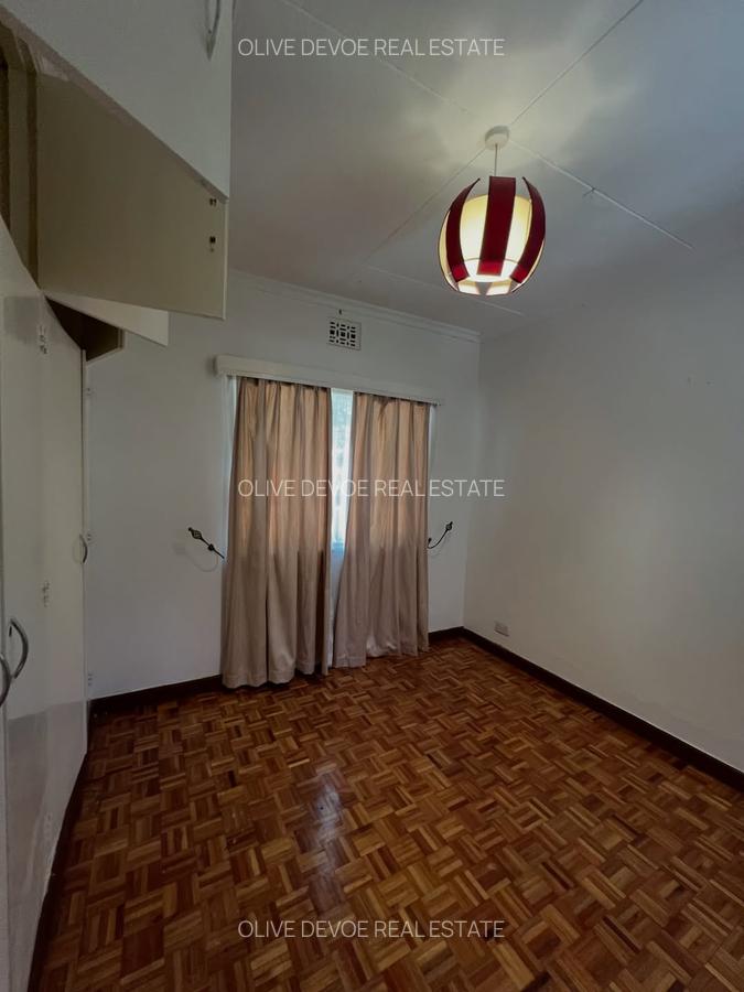Commercial Property with Service Charge Included in Kilimani - 6