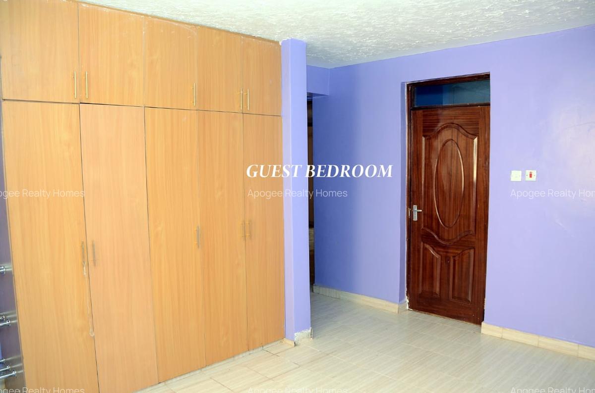 4 Bed House with En Suite at Membley - 17