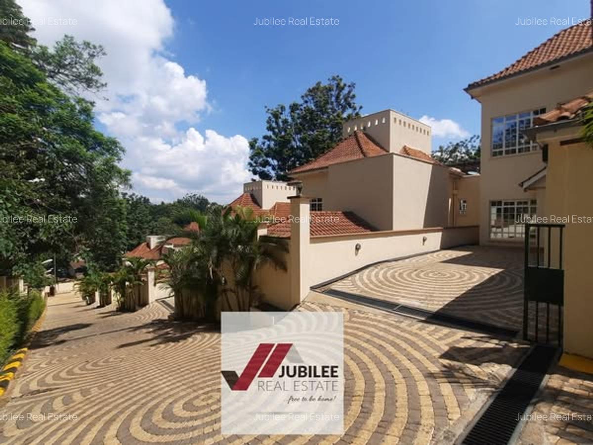 4 Bed Villa in Westlands Area - 2
