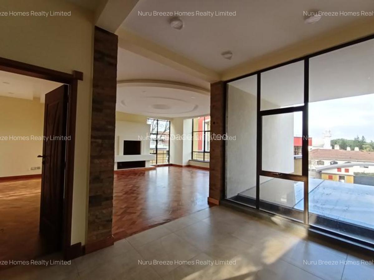 5 Bed Townhouse with En Suite in Lavington - 13