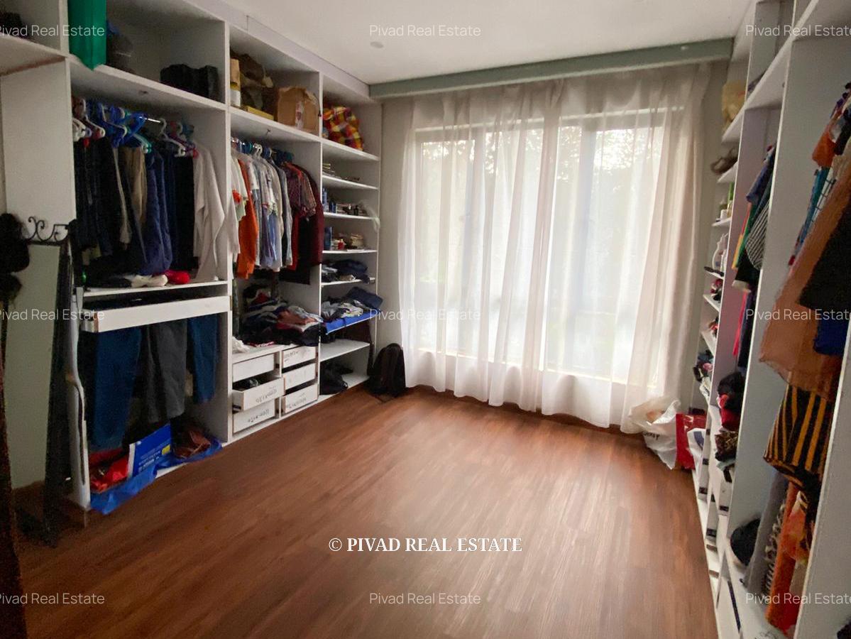 5 Bed House with Garden in Runda - 4