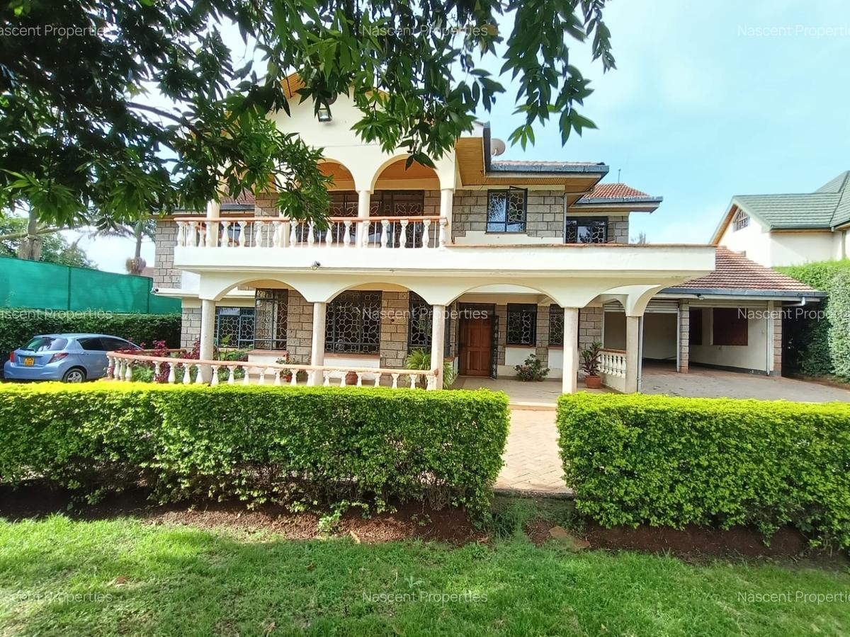 6 Bed House with En Suite in Runda - 1