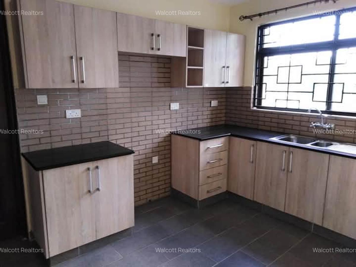 3 Bed Apartment with En Suite in Lavington - 5