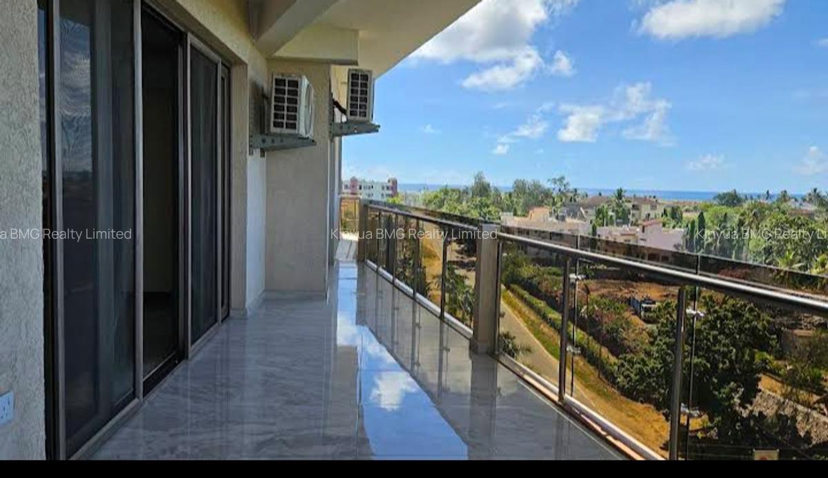 2 Bed Apartment with En Suite in Nyali Area - 4