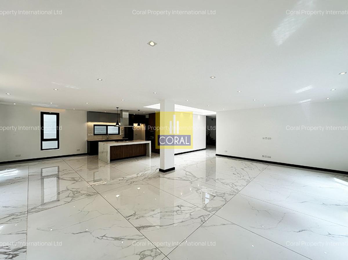 5 Bed Townhouse with En Suite in Westlands Area - 3