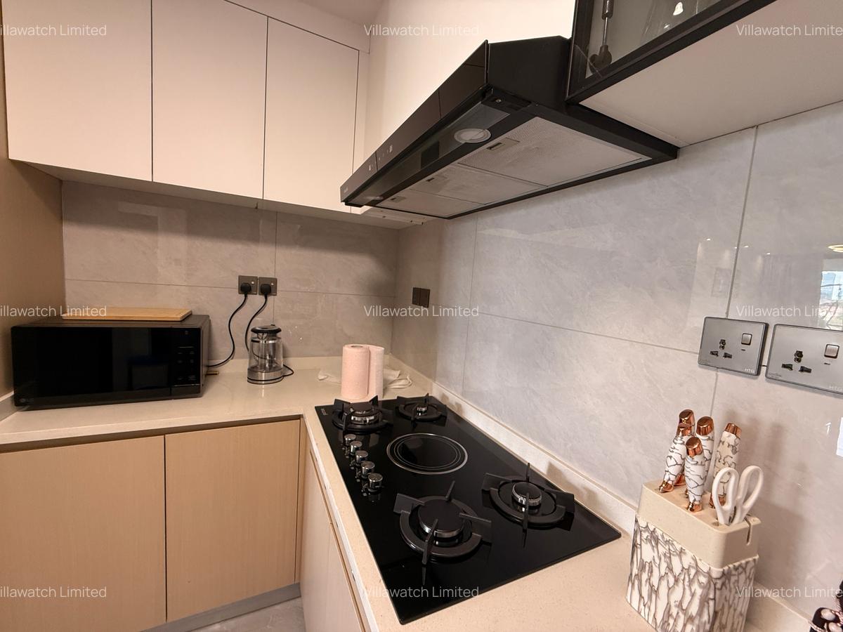 Serviced 3 Bed Apartment with En Suite at Riverside Square - 13