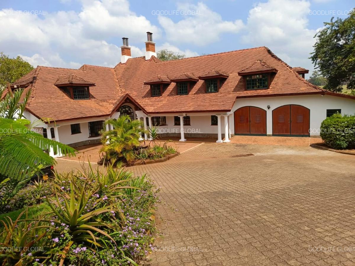 4 Bed House with En Suite at Ridgeways - 3