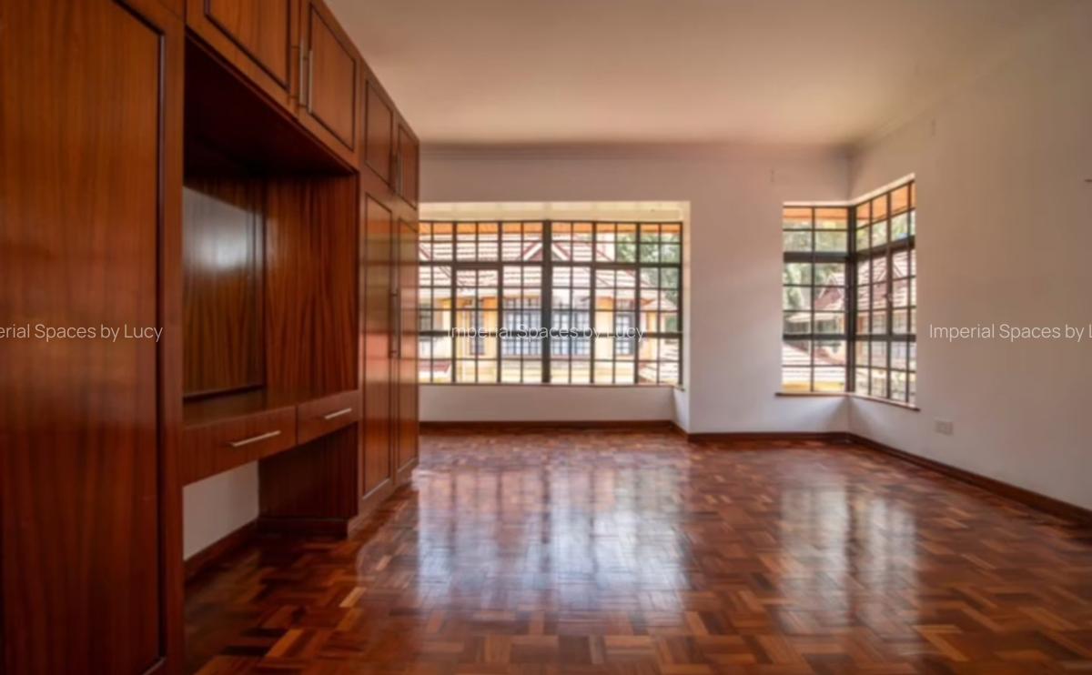 5 Bed Villa with En Suite in Lavington - 5