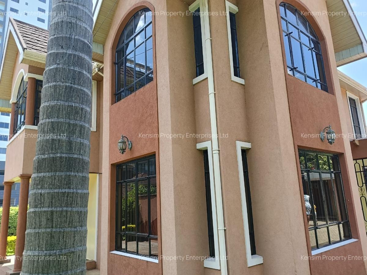 4 Bed Townhouse with En Suite in Lavington - 12