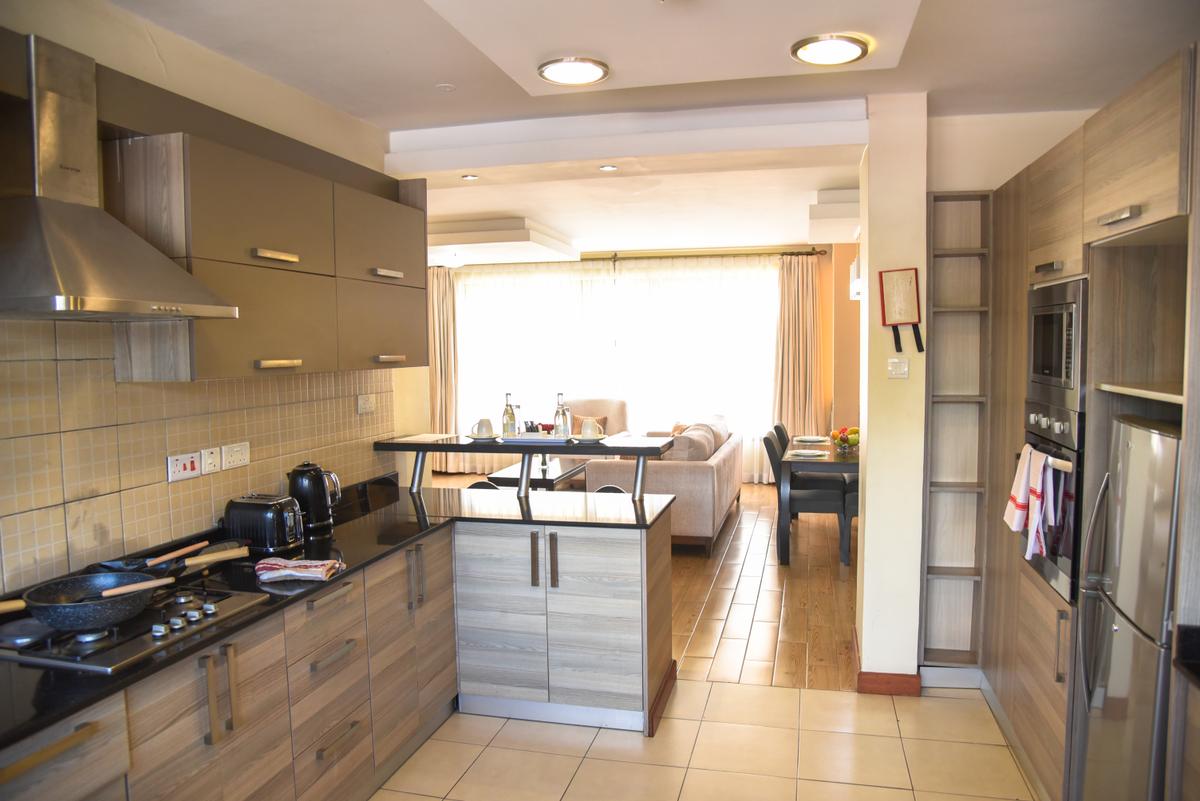 Serviced 2 Bed Apartment with En Suite in Kilimani - 13