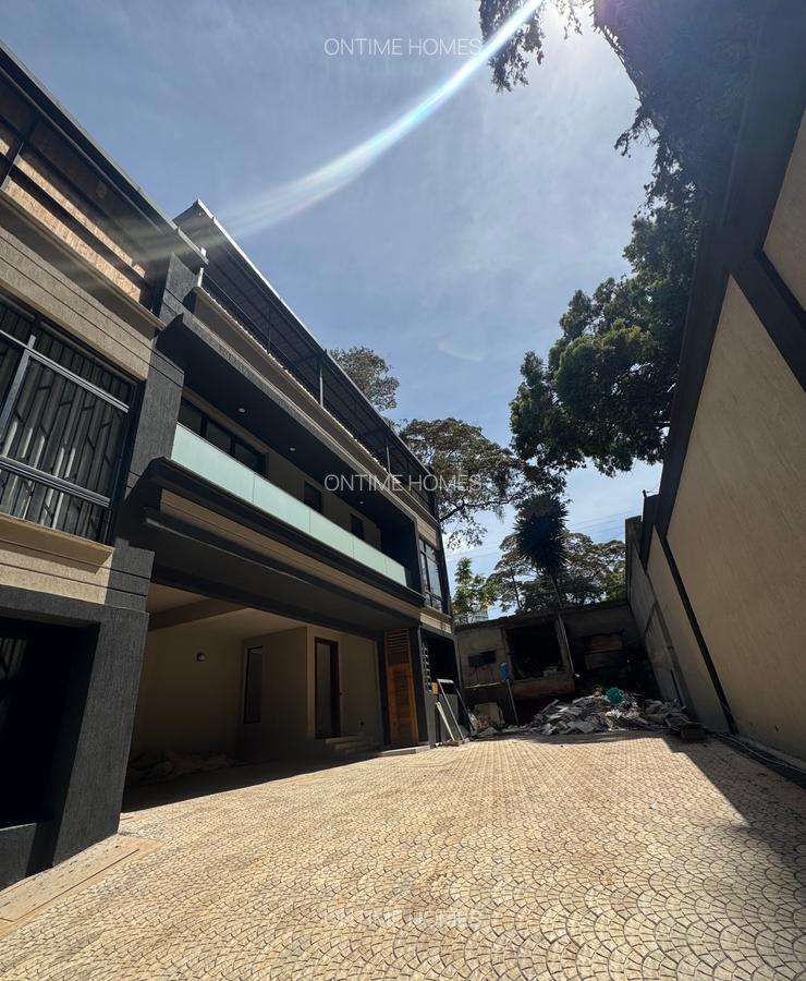 4 Bed Villa with En Suite at Westlands - 3