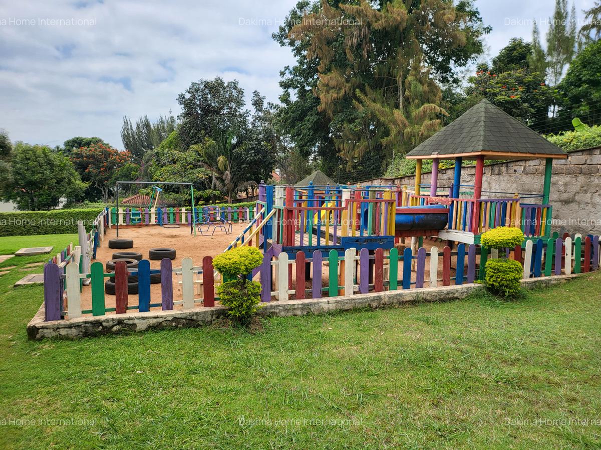 4 Bed Townhouse with En Suite in Rosslyn - 19