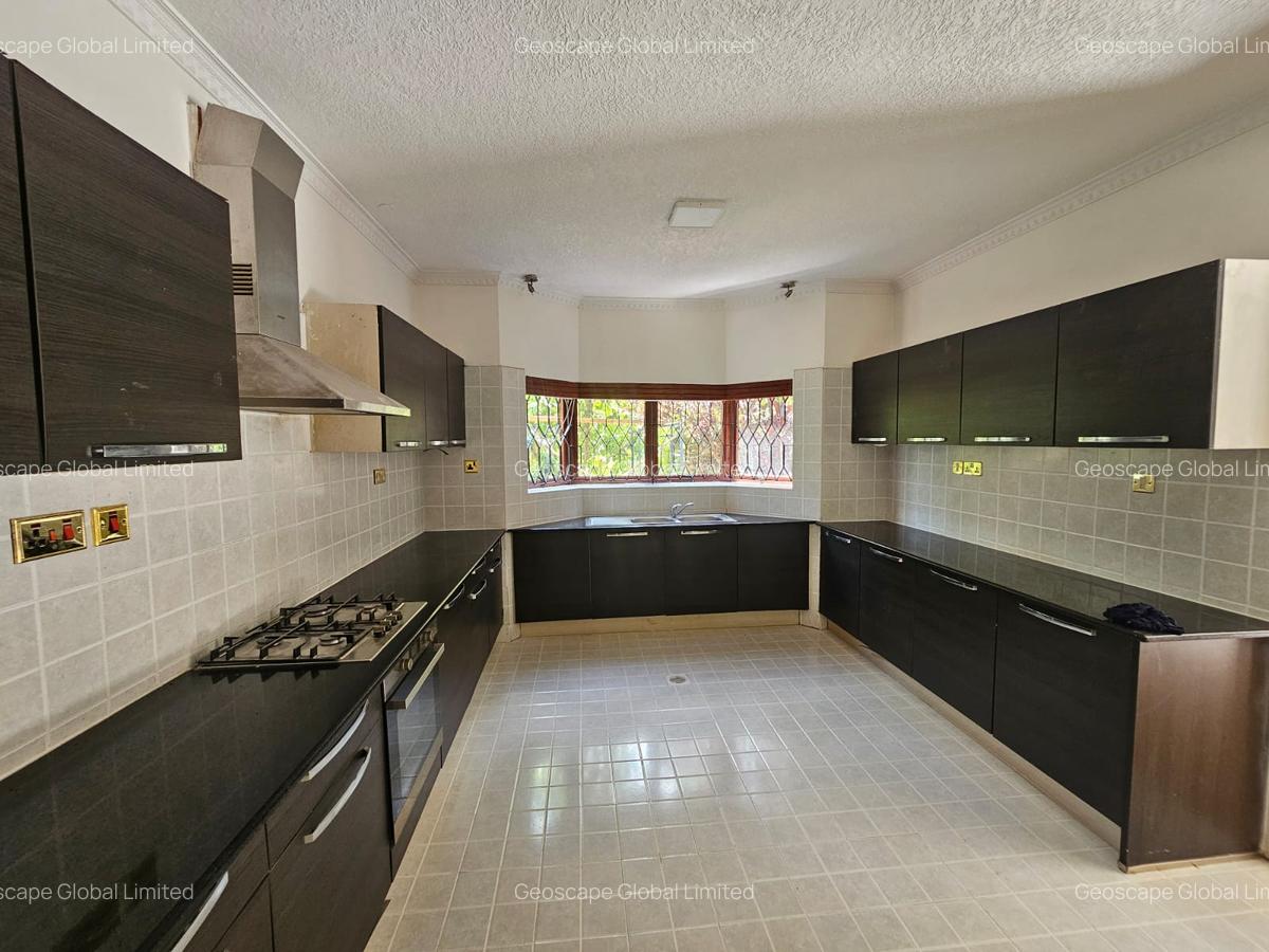 4 Bed House with En Suite in Runda - 4