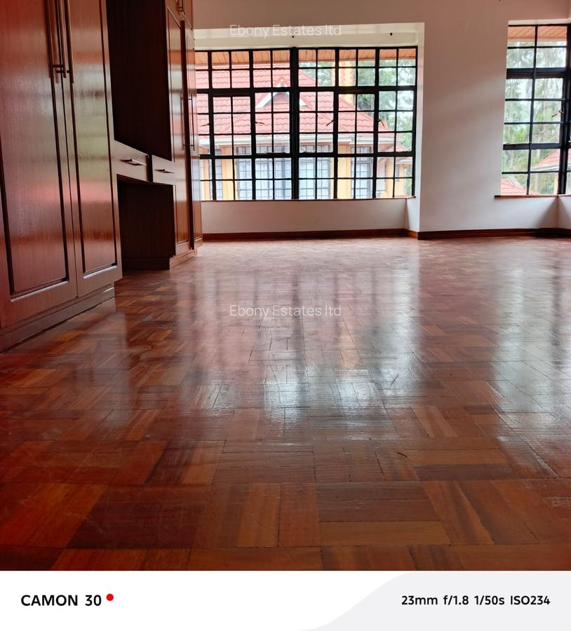 5 Bed Townhouse with En Suite in Lavington - 8