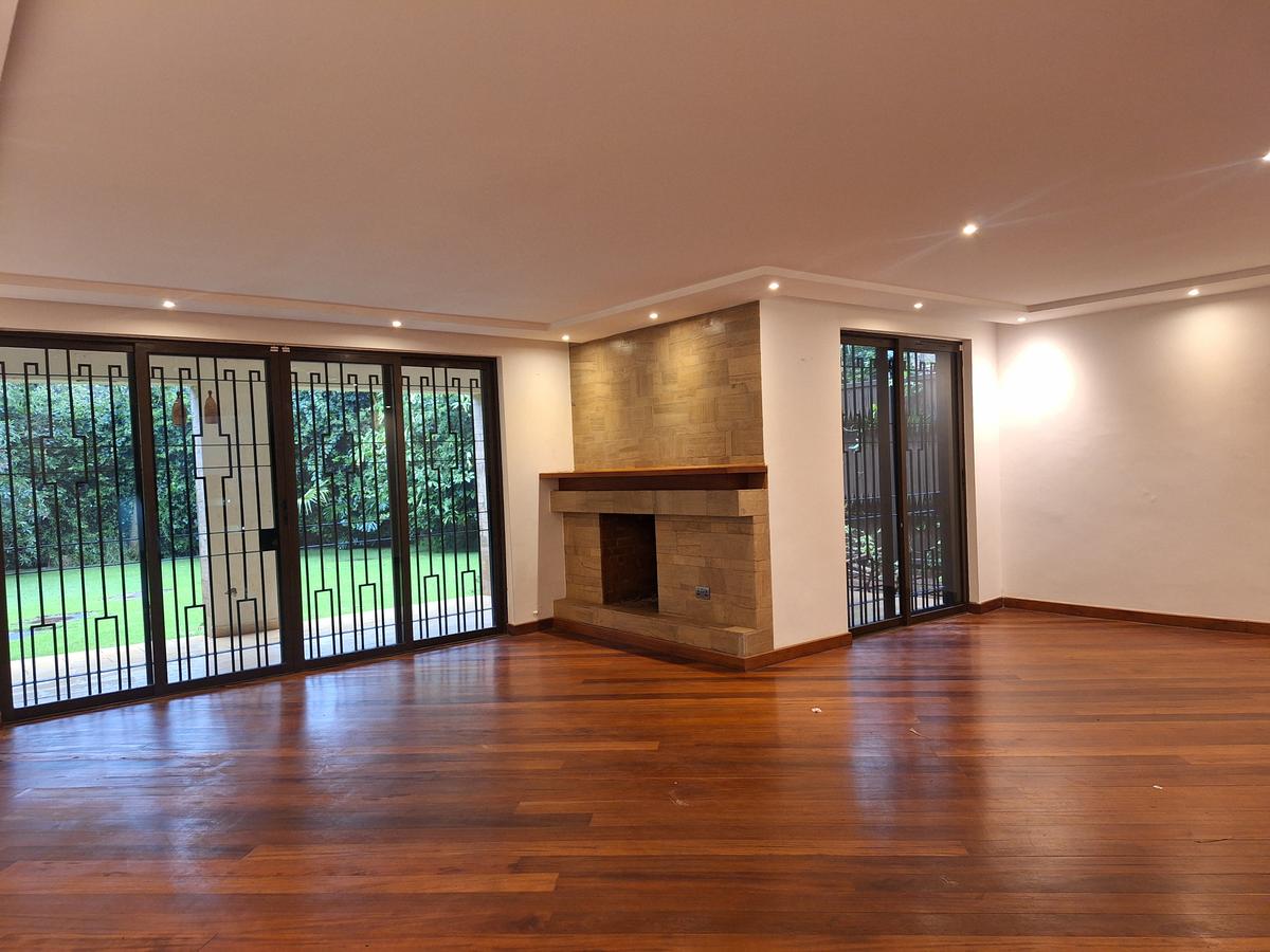 5 Bed Townhouse with En Suite in Lavington - 7