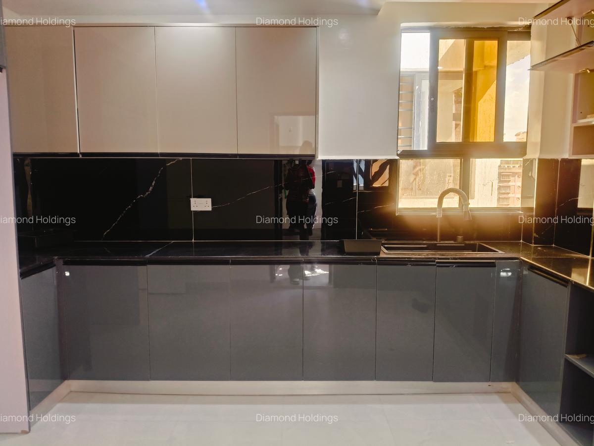 5 Bed Apartment with En Suite in Parklands - 17