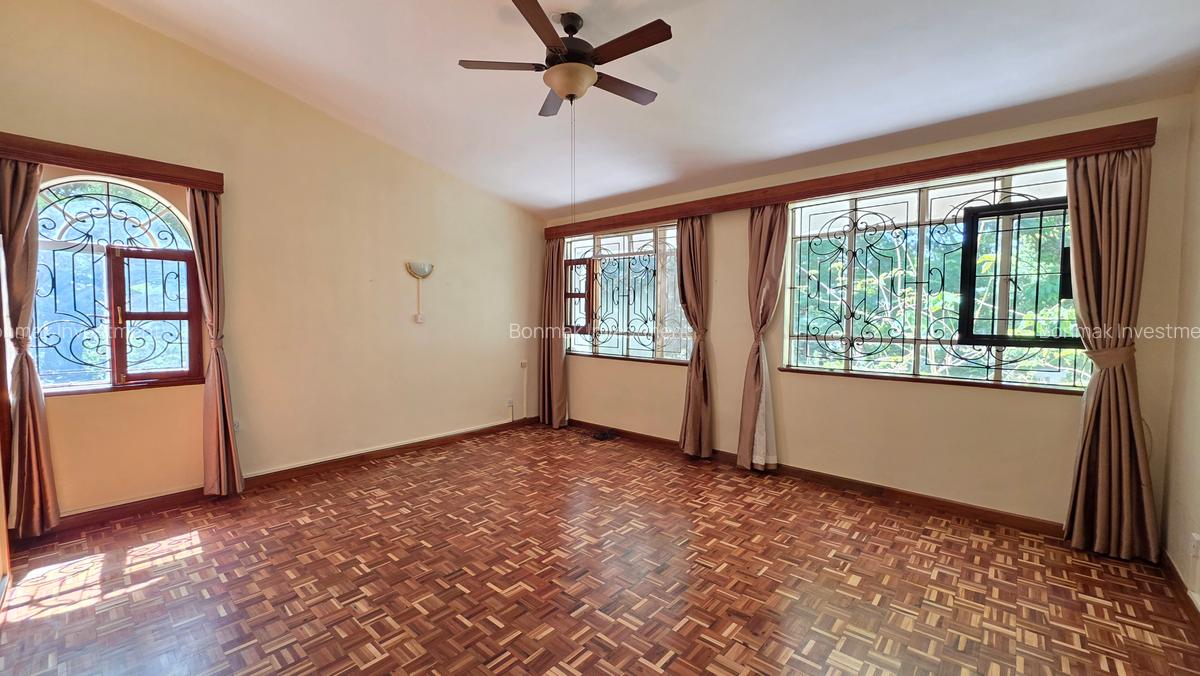 4 Bed House with En Suite at Nyari Central - 9