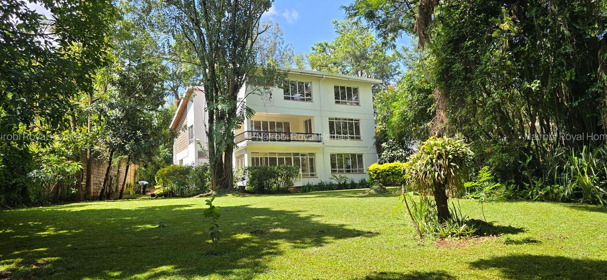 5 Bed House with En Suite at Un Crescent - 5