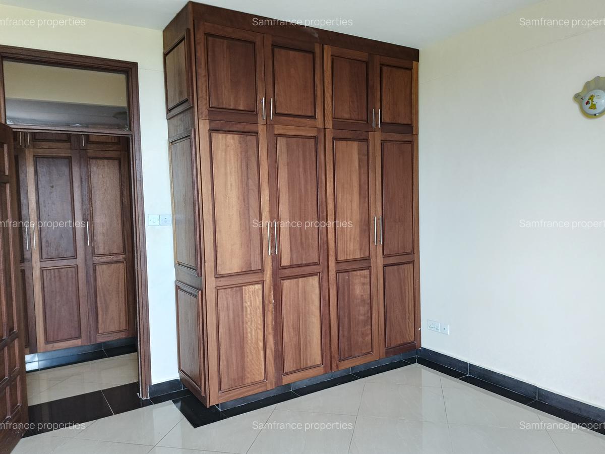 Serviced 4 Bed Apartment with En Suite at 1 St Avanue - 2