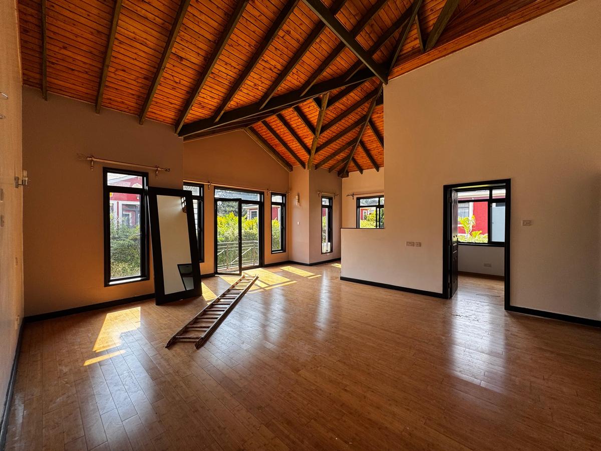 5 Bed Townhouse with En Suite in Lavington - 15