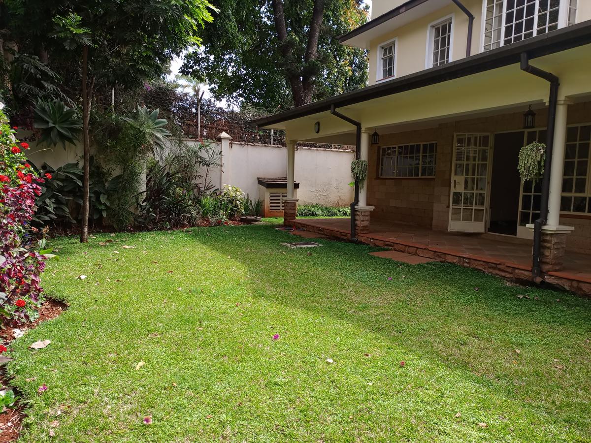 5 Bed Villa with En Suite in Lavington - 14